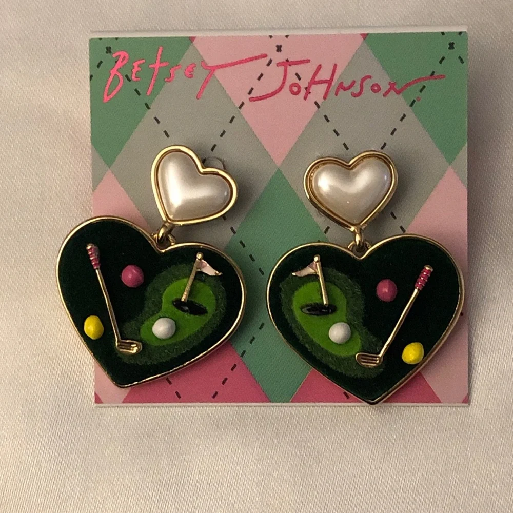 Betsey Johnson Faux Pearl Gold Tone & Green Felt Golf Heart Drop Earrings NWT
